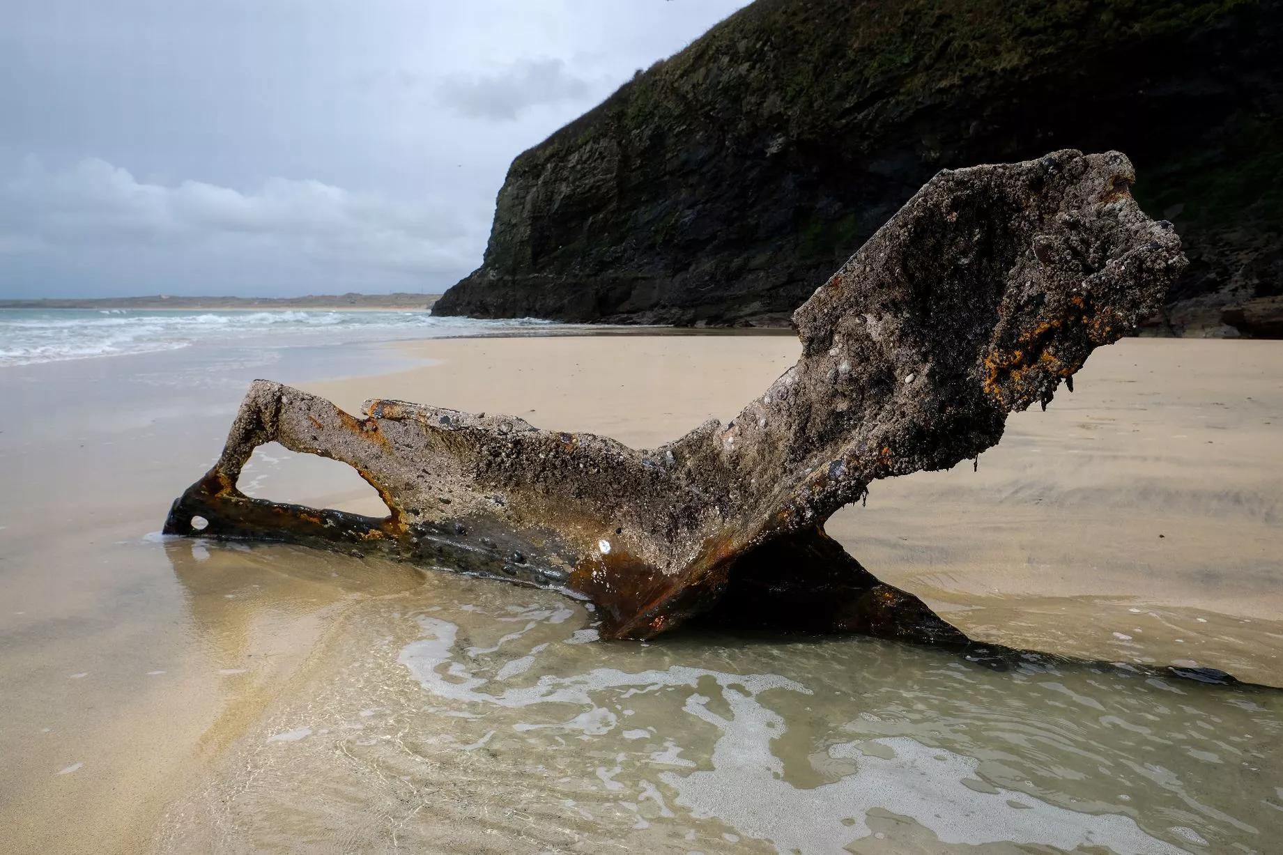 Stormy seas have uncovered the Victorian shipwreck of steam collier Bessie, which was wrecked alongside two other ships at Carbis Bay during a raging storm on Saturday, November 18, 1893.